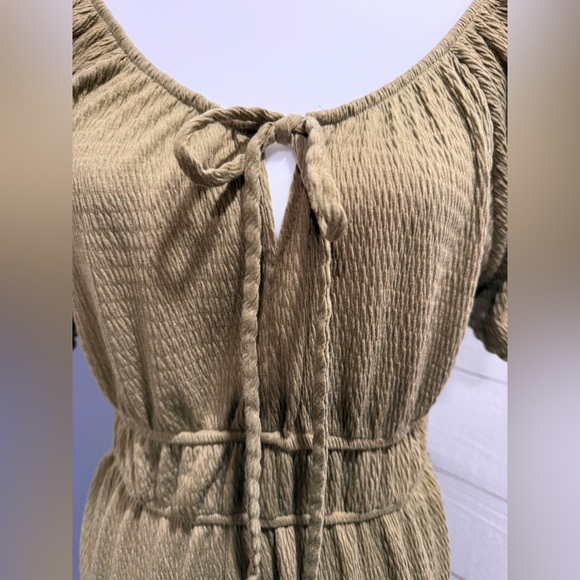 Gilli Sage Green Tiered Midi Dress - Picture 2 of 6